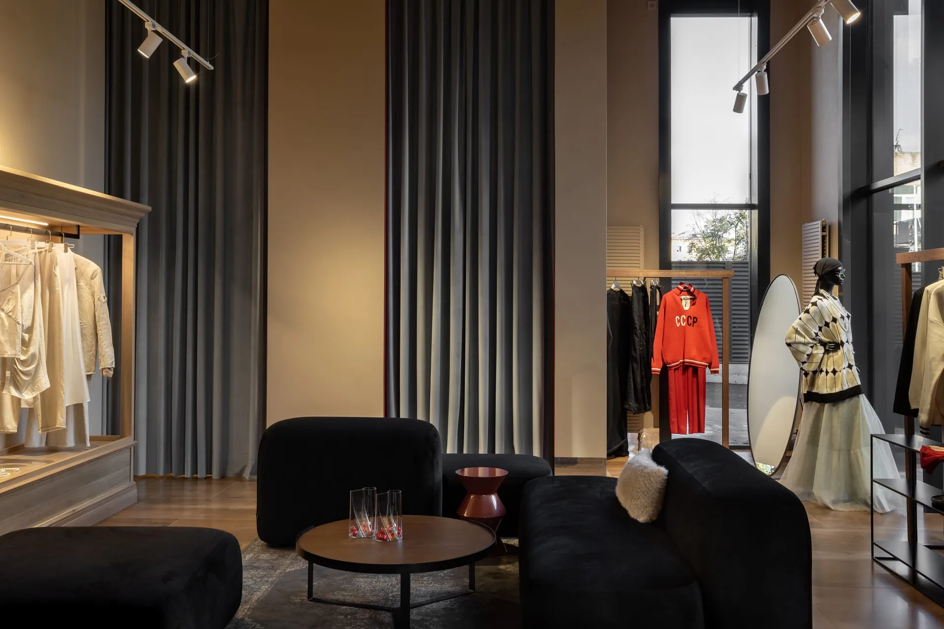 Шторы Le Fabric в торговом зале бутика SELSOVET